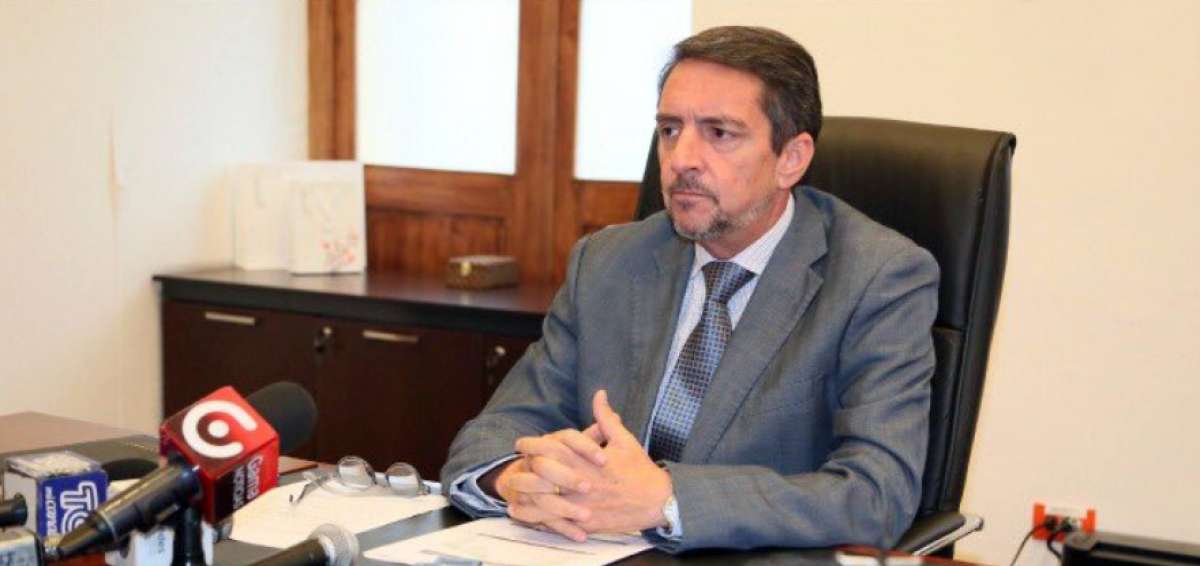 Felipe Vega de la Cuadra, ministro de Defensa