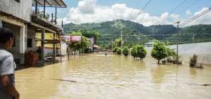 M&aacute;s de 7 mil hect&aacute;reas de cultivos han sido destruidas por las inundaciones, explic&oacute; el presidente Correa. 