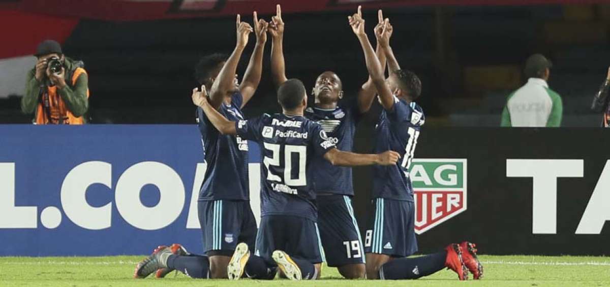 Emelec empat&oacute; en Colombia