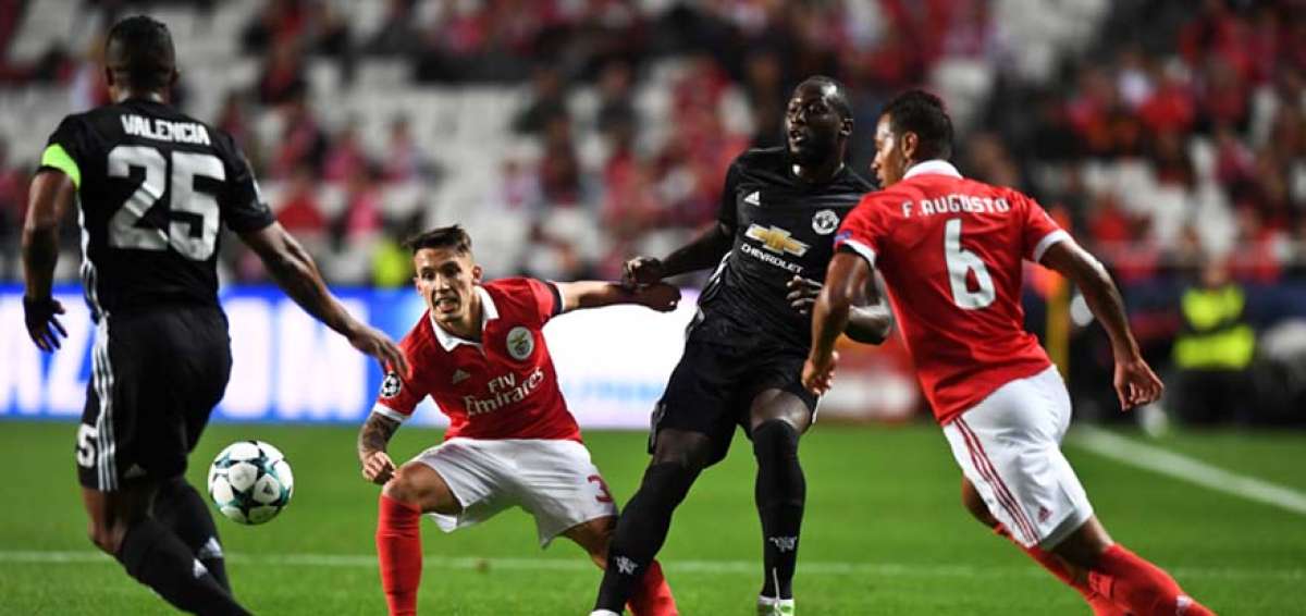Con 'To&ntilde;o' como capit&aacute;n, Manchester gan&oacute; en Portugal