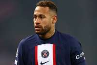 Hinchas del Paris Saint Germain arremeten contra Neymar