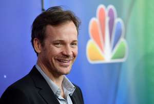 Peter Sarsgaard ser&aacute; el villano del remake de Los siete magn&iacute;ficos