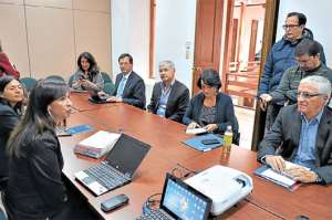 Los equipos de transici&oacute;n se reunieron este martes en la Secretar&iacute;a de Planificaci&oacute;n. Foto: &Aacute;lvaro P&eacute;rez 