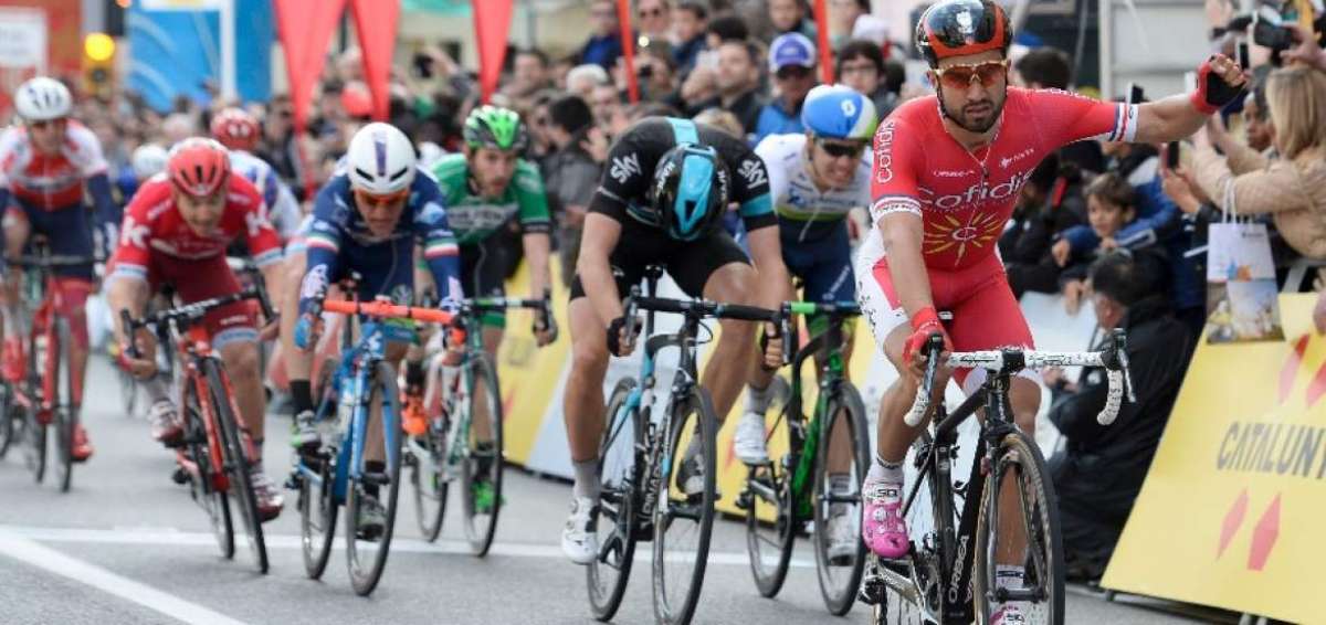Bouhanni, que se visti&oacute; as&iacute; con el maillot de l&iacute;der, se impuso al brit&aacute;nico Ben Swift, ya segundo en San Remo, tras los 175 kil&oacute;metros de esta etapa inaugural.
