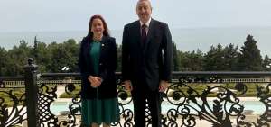 La canciller de Ecuador Mar&iacute;a Fernanda Espinosa, y el presidente de Azerbaiy&aacute;n, Ilhan Aliyev.