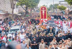 En Guayaquil se realizó la procesión del Cristo del Consuelo.