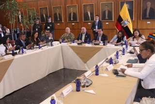 El Ministro de Defensa estuvo en la Comisión de Fiscalización de la Asamblea