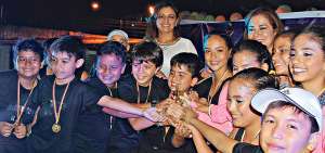 La creatividad y el cooperativismo entre maestros, padres de familia y estudiantes quedan evidenciados en las premiaciones que se dan luego del evento.