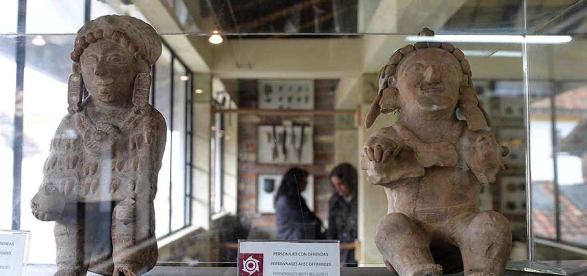 El museo de las Culturas Abor&iacute;genes alberga m&aacute;s de 5 mil piezas arqueol&oacute;gicas y se ha convertido en un sitio muy importante de visitas, tanto de extranjeros como personas nacionales. El museo es de propiedad privada y est&aacute; situado en el Centro Hist&oacute;rico de la ciudad de Cuenca.