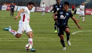 Pedro Larrea (I) durante un partido entre Loja e Independiente del Valle. Foto: API