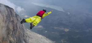 Pablo Santos conquista el Kjerag en salto base