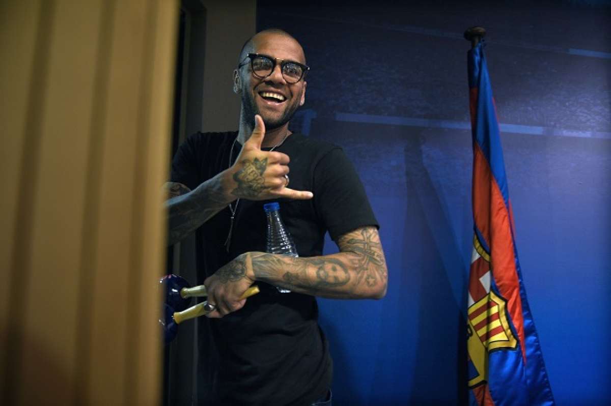 Dani Alves, jugador del Barcelona, jugar&aacute; la Copa Am&eacute;rica. FOTO: AFP