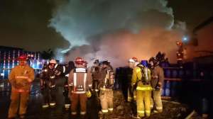 La emerencia tard&oacute; cerca de hora y media en ser controlado. Foto: Cuenta de Twitter del Cuerpo de Bomberos 