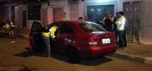 El veh&iacute;culo fue revisado por elementos de Criminal&iacute;stica y Dinased.