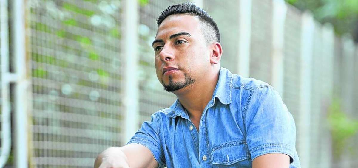 Pakirre cont&oacute; con el venezolano Bernardo Arzola para la producci&oacute;n y masterizaci&oacute;n de &lsquo;Reg&aacute;lame un beso&rsquo;. El artista azuayo tiene otra canci&oacute;n llamada &lsquo;Baila nena&rsquo;.