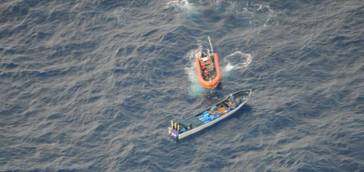 La droga era transportada en una lancha, capturada a 210 millas de las Islas Gal&aacute;pagos.