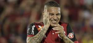 Presidente de la FIFA entiende decepci&oacute;n de Guerrero por no jugar en Mundial