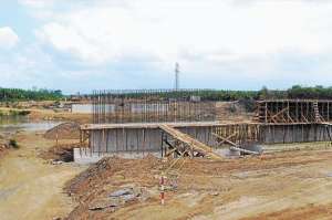 La nueva autopista conectar&aacute; con el aeropuerto Internacional de Santa Rosa y la terminal mar&iacute;tima de Puerto Bol&iacute;var