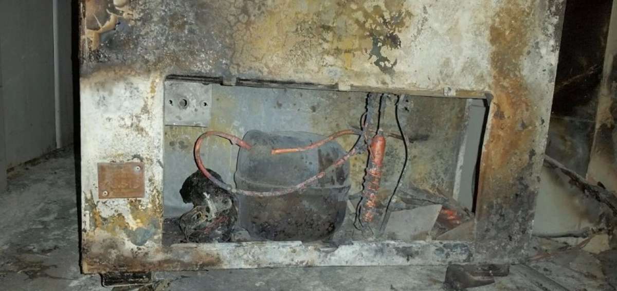 Local de centro comercial se incendia por un posible corto circuito