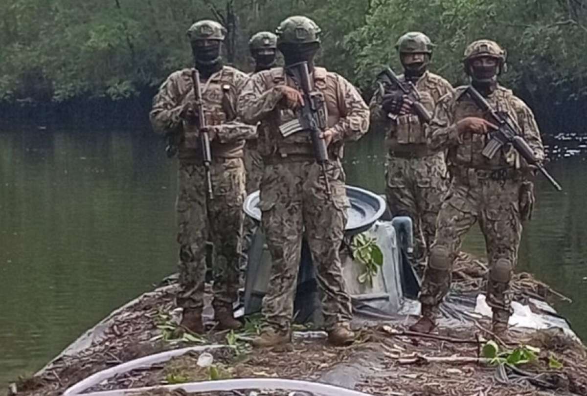 Descubren campamento clandestino y semisumergible listo para zarpar en la frontera norte