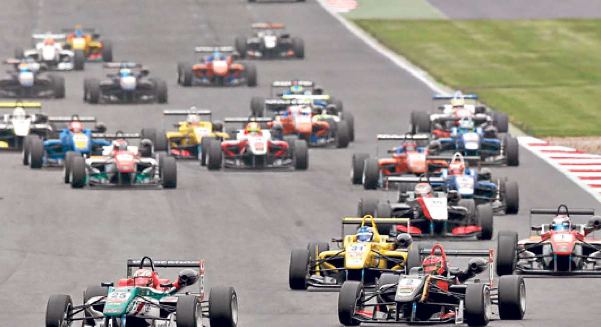 Los 5.891 metros del Circuito Silverstone GP recibieron a los 36 monoplazas de 12 equipos de la categor&iacute;a. Foto: Archivo / El Tel&eacute;grafo