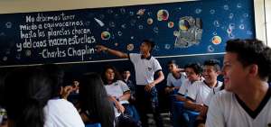 Los cursos de la Unidad Educativa Manta han sido adornados por la comunidad como parte de la integraci&oacute;n lograda a trav&eacute;s del proyecto.