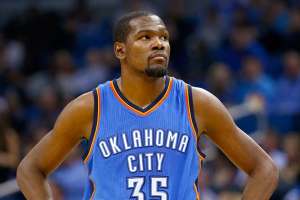 Kevin Durant casi logra un triple doble en el partido de este domingo. Foto: AFP