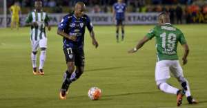 Julio Angulo (i) durante la final de ida de la Copa Libertadores de Am&eacute;rica 2016, contra Atl&eacute;tico Nacional.