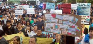 Los isle&ntilde;os protestaron y estuvieron atentos al desenlace de la diligencia que se extendi&oacute; por tres d&iacute;as.