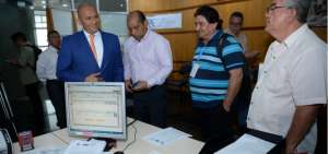 Integrantes de la Comisi&oacute;n Nacional Anticorrupci&oacute;n presentaron la denuncia.