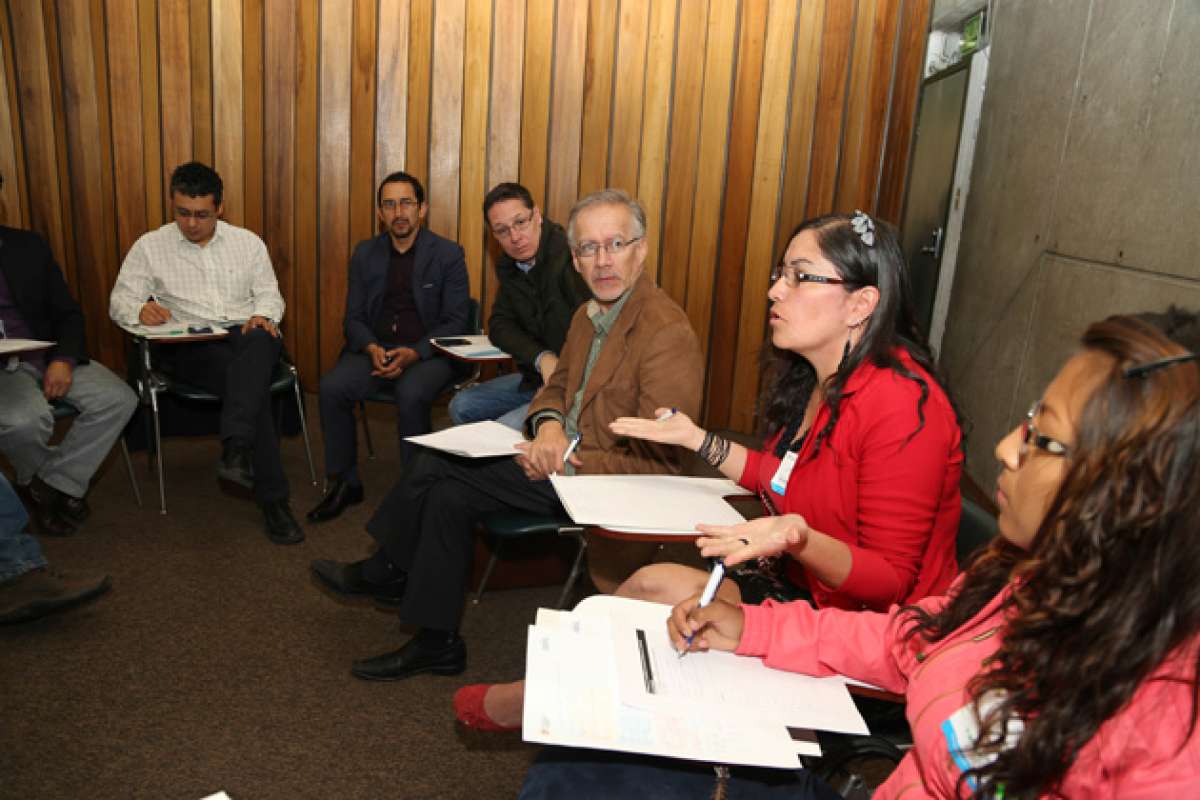 En el di&aacute;logo con comunicadores, organizado por la Senplades, se establecieron 3 mesas de trabajo. Foto: Mario Egas / El Tel&eacute;grafo