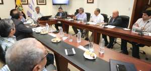 La firma del acuerdo entre el Gobierno y AER se suscribi&oacute; en Guayaquil. 