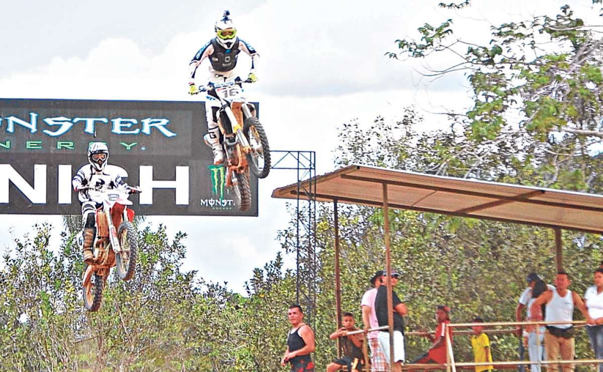Exponentes de 8 provincias concurrieron a la pista Secoya y  participaron en la tercera v&aacute;lida del Campeonato de Pichincha y primera del Regional Abierto. Foto: Cortes&iacute;a