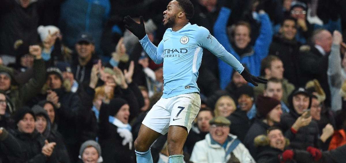 Un disparo ajustado de Raheem Sterling con el tiempo cumplido (90+5) desat&oacute; la euforia en el Etihad, que vio a los suyos llevarse un partido que puede valer el t&iacute;tulo.