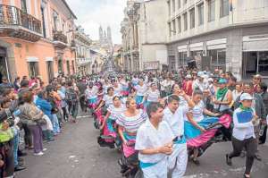 Los estudiantes celebran al m&aacute;ximo las Fiestas de Quito