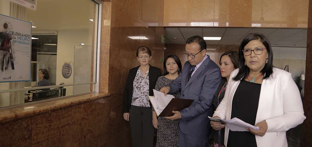 Los legisladores emitieron el viernes un acuerdo de paz y unidad nacional para condenar los actos de terrorismo y garantizar la libre expresi&oacute;n.