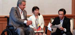 Len&iacute;n Moreno, presidente de Ecuador (i), se reuni&oacute; con el gobernador de Kioto, Takatoshi Nishiwaki. 