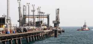 Entre las principales estructuras iran&iacute;es para extracci&oacute;n de petr&oacute;leo, se encuentra la plataforma ubicada en las islas Khark.