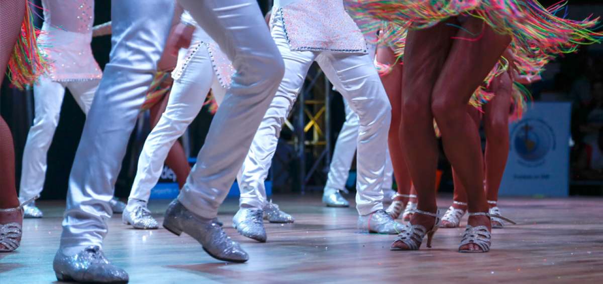 &iquest;Bailamos? El di&aacute;logo  entre el cuerpo y la danza