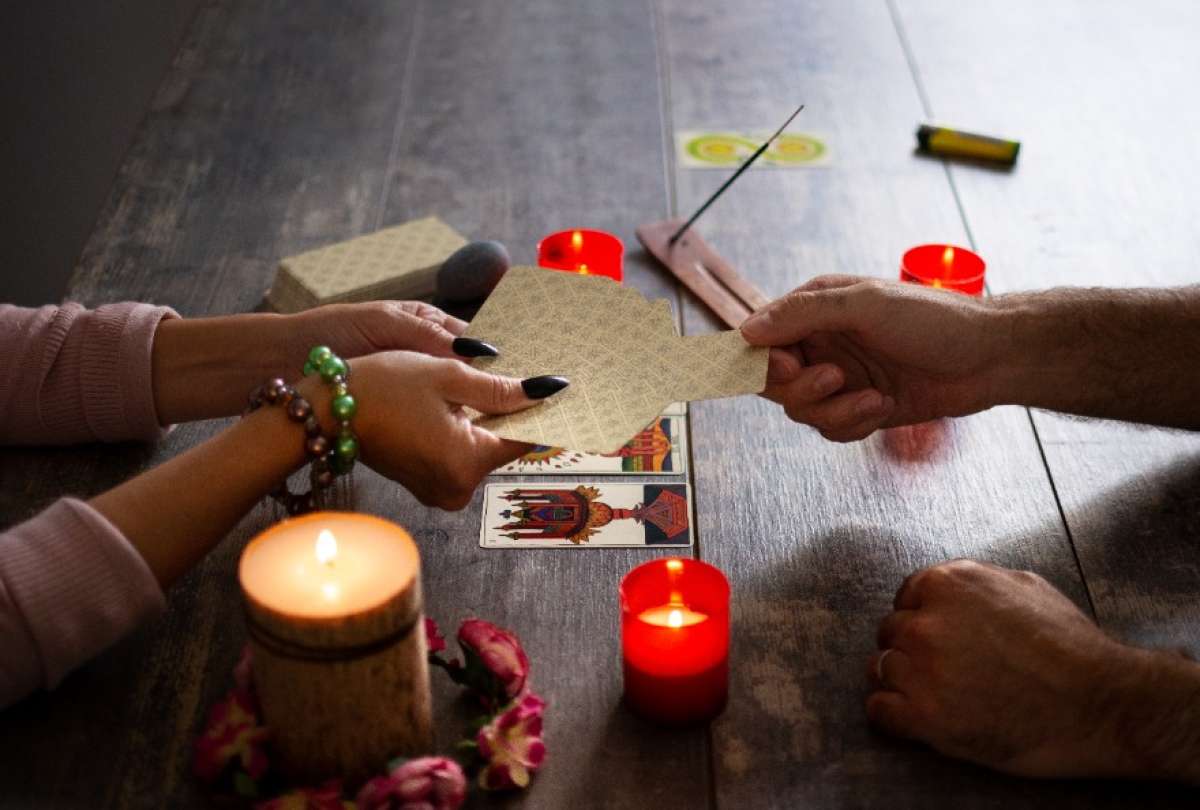 No existe evidencia cient&iacute;fica s&oacute;lida que respalde que un ritual pueda alterar los sentimientos.