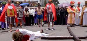 En la v&iacute;a se observaron a los protagonistas de la procesi&oacute;n.