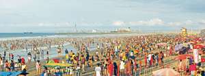 Las playas de Manta atraen el turismo