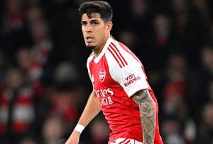 Arsenal gan&oacute; la fase liga de la Champions