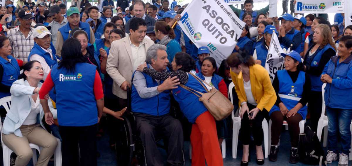 El Presidente de la Rep&uacute;blica visit&oacute; un centro de acopio de la Red de Recicladores del Ecuador, en el centro de Quito.