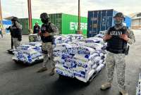 La SENAE impidió el contrabando de 903 bultos de ropa usada
