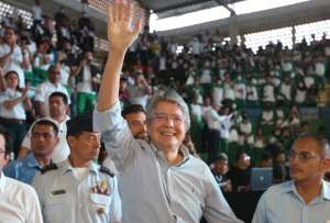 El presidente Guillermo Lasso compartió con los jóvenes deportistas en Portoviejo. 