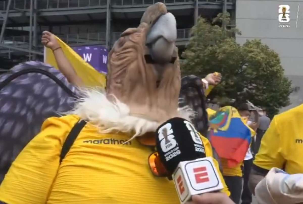 El c&oacute;ndor tambi&eacute;n alienta a Ecuador en su debut mundialista 