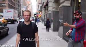 Hombre recibe 10 horas de piropos y halagos caminando por Nueva York