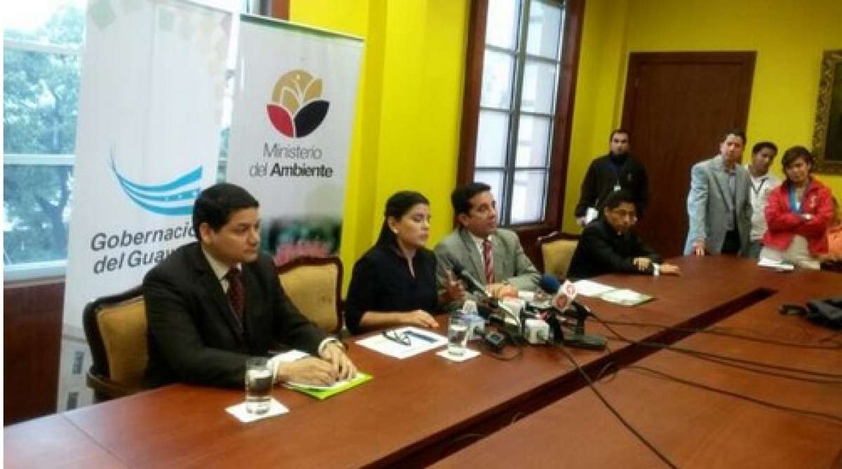 Multas y prisi&oacute;n para quienes arrojen basura al estero Salado
