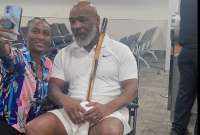 Mike Tyson es visto en silla de ruedas y con bastón, su estado de salud preocupa